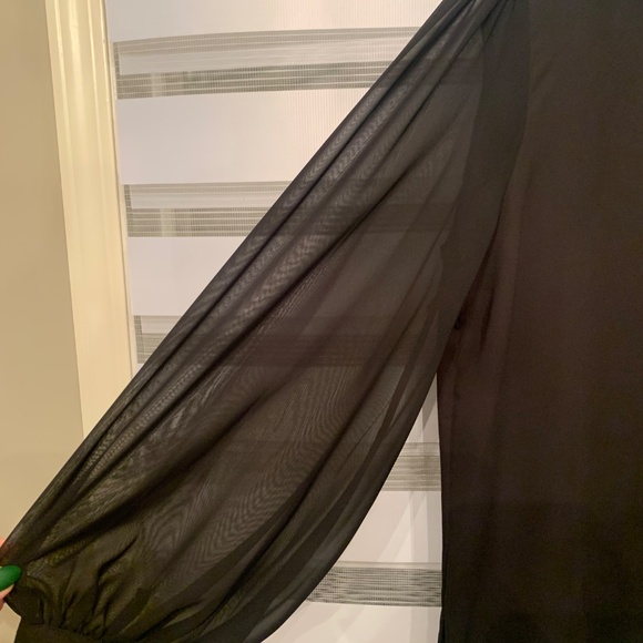 Calvin Klein - Picture 4 of 7